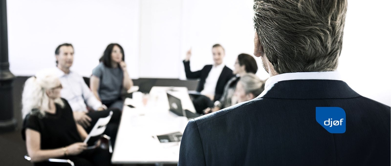 Vi elsker inkompetente mænd på ledelsesgangen